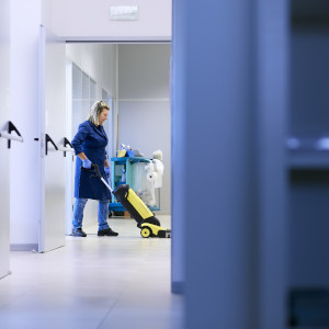 Ein Bodenreinigungsgerät für große Flächen